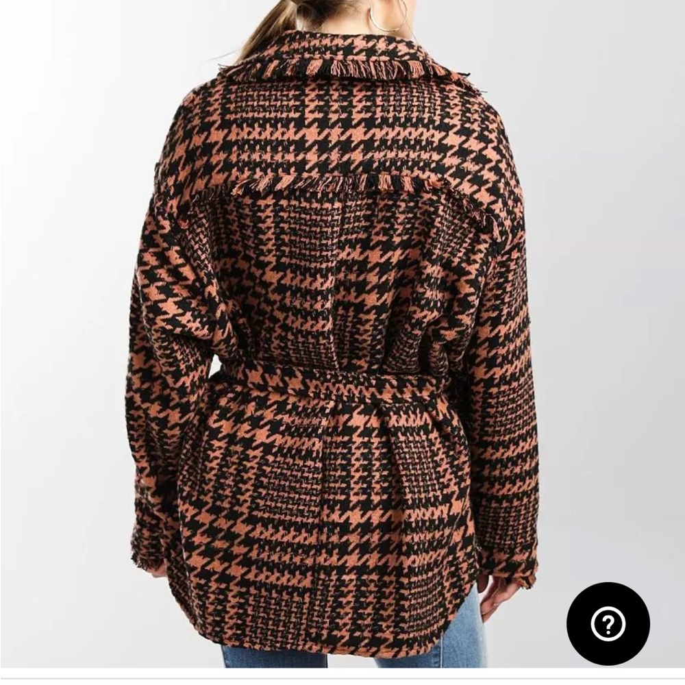 Houndstooth Shacket - Picture 4 of 4